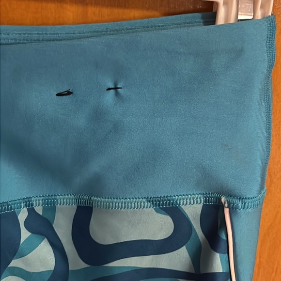 Under Armour EUC Compression Heat Gear Teal and Blue Leggings. Women’s size XL - Picture 13 of 13